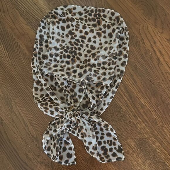Vintage EL & Company Permanently Tied Semi Sheer Leopard Print Scarf - Picture 4 of 8